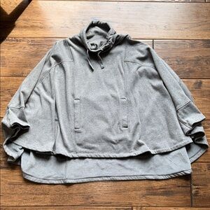 Ugg Gray Oversized Poncho with Funnel Neck. SIZE XS/S. PERFECT CONDITION.